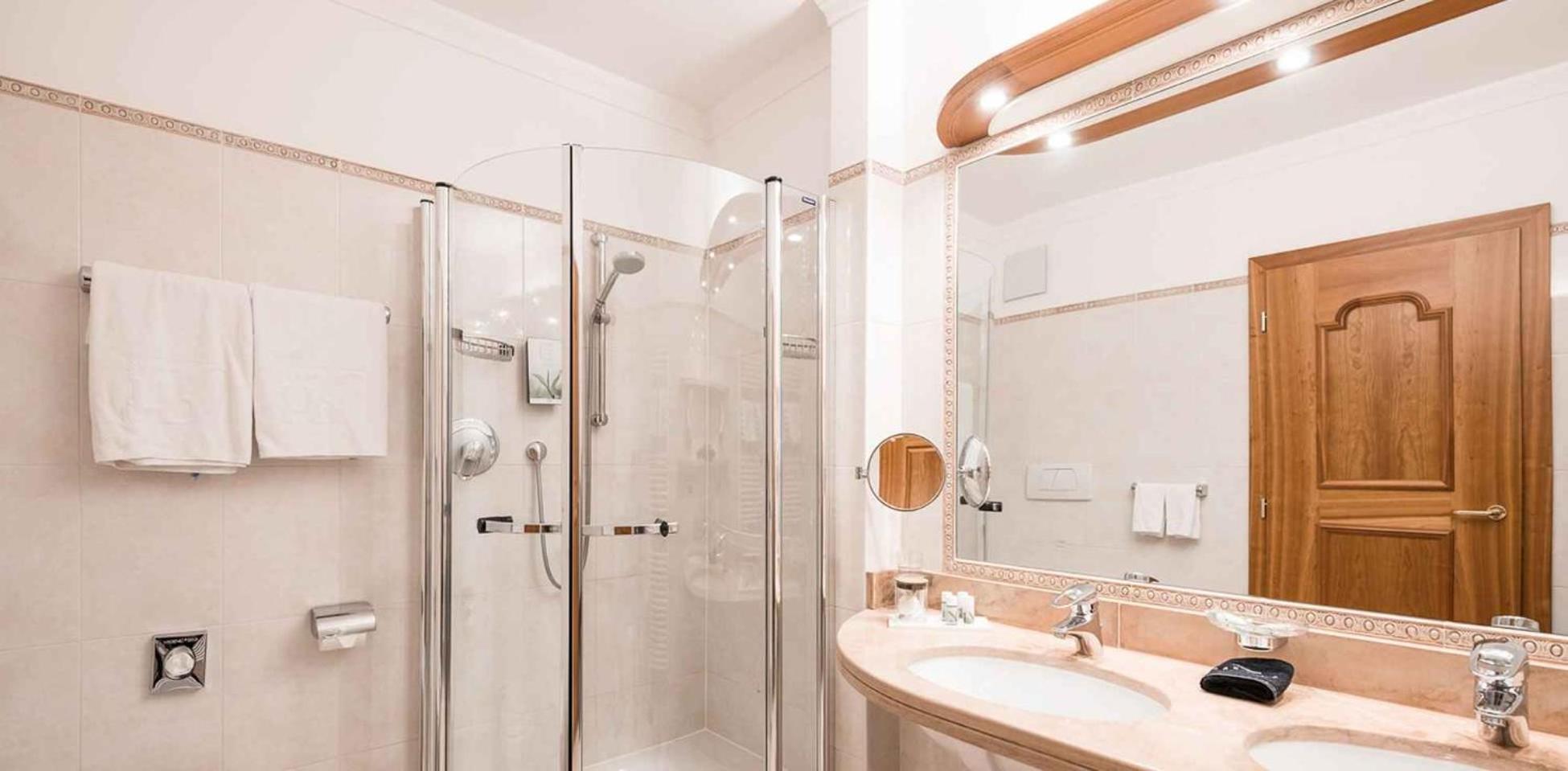 Hotel Resmairhof Scena Kültér fotó
